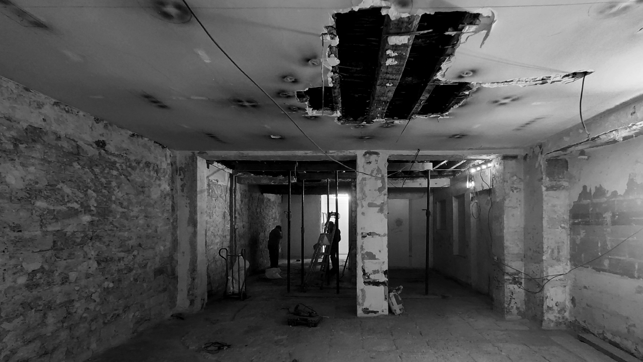 kioko-making-bw-4 Kioko Marais - Under Construction